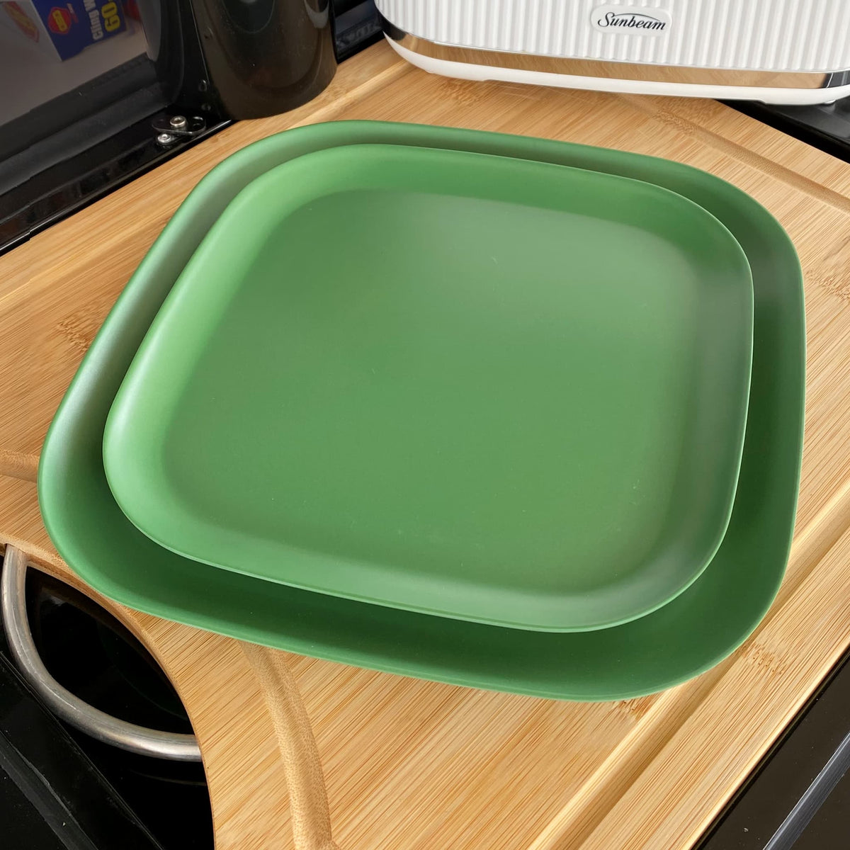 bamboo plate 22cm on 26cm in classic green