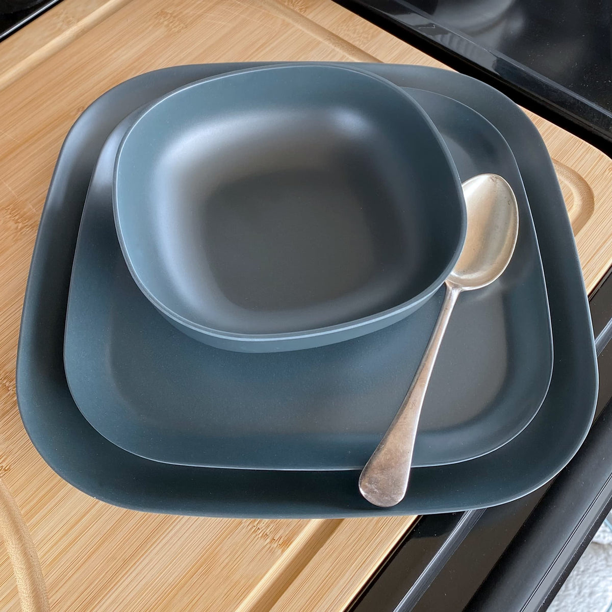 bamboo plates 22cm and 26cm, with bowl, in midnight grey, with spoon