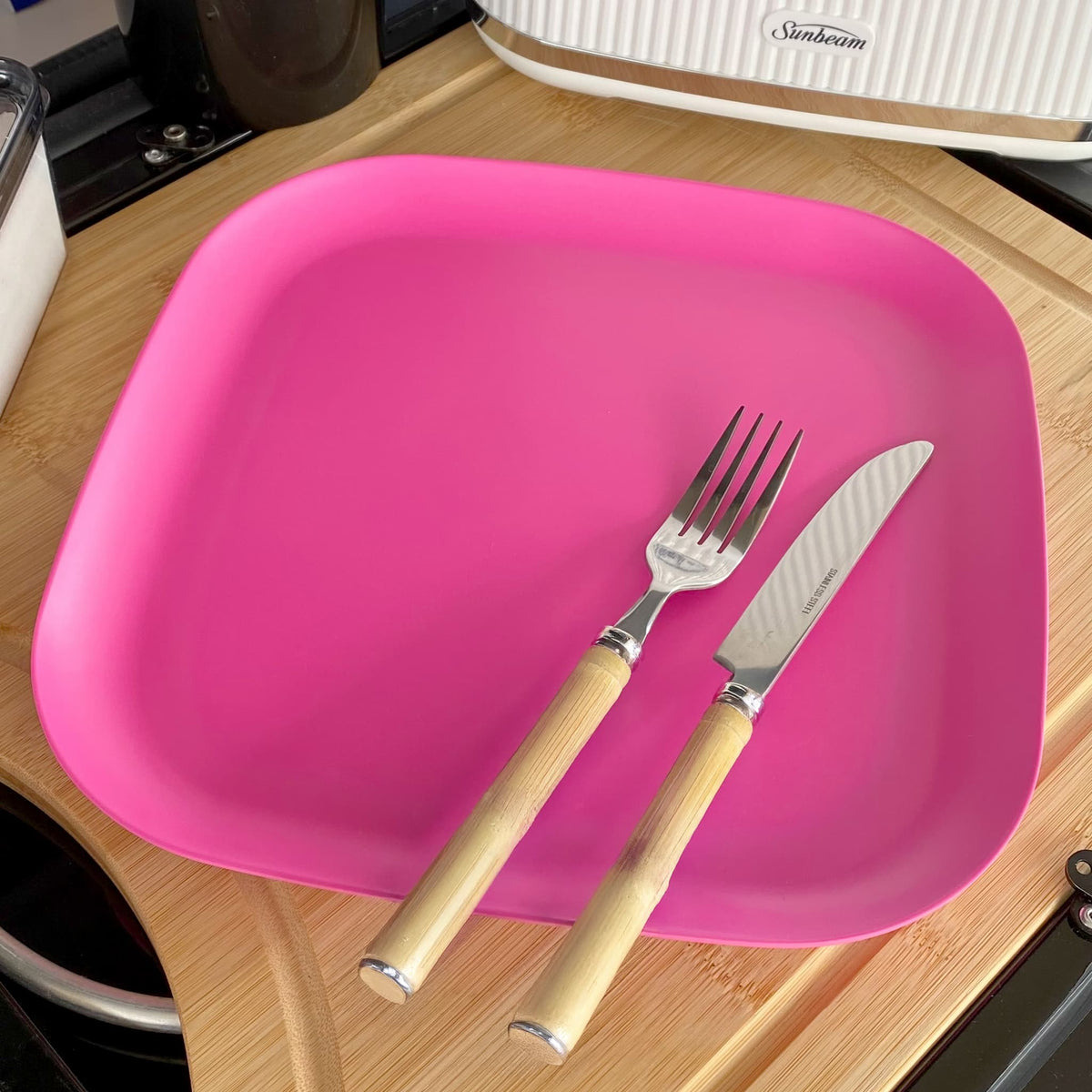 bamboo plate 26cm in vintage pink, with cutlery