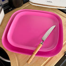 bamboo plate 22cm on 26cm in vintage pink, with knife
